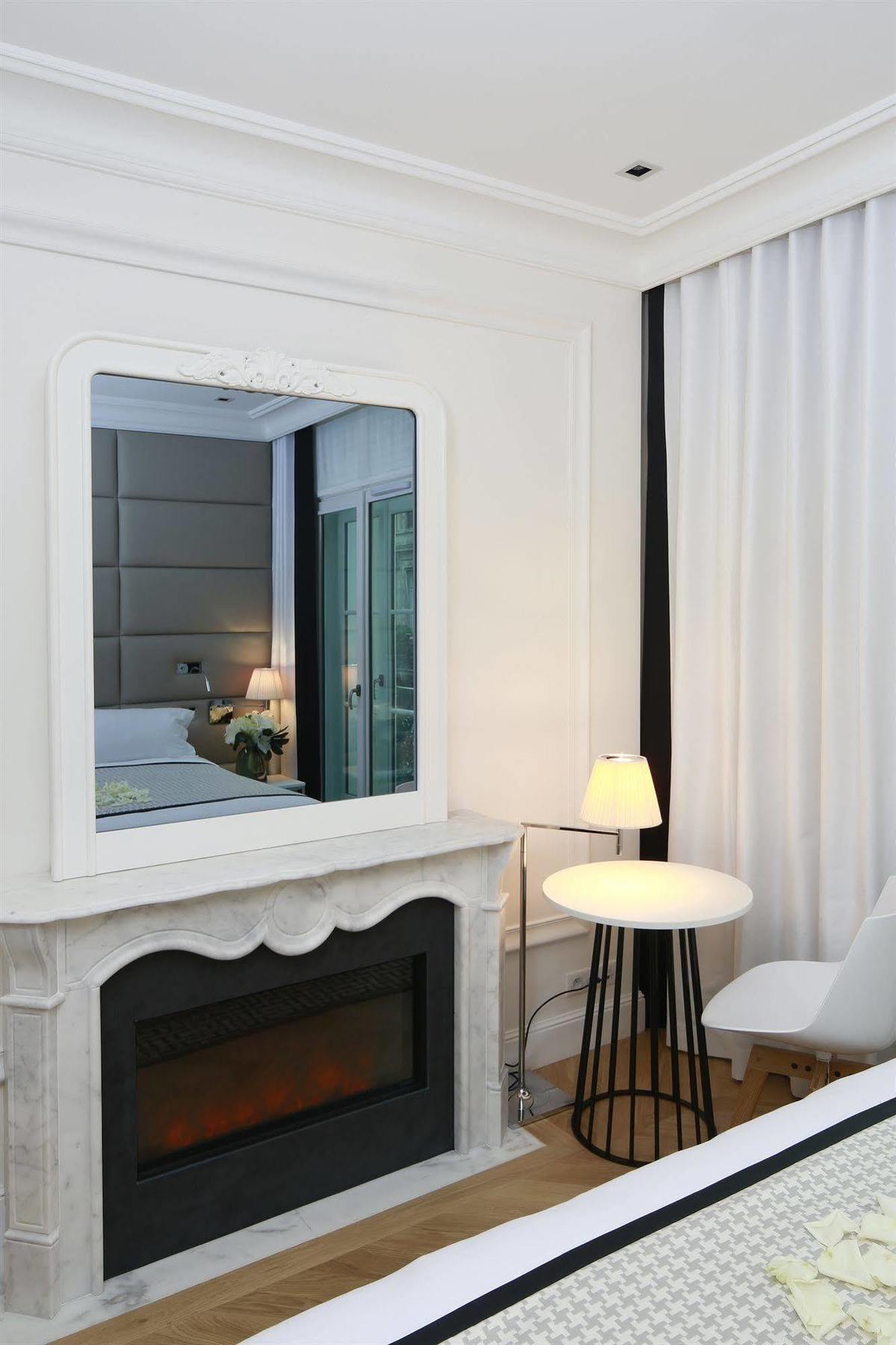 R De - Boutique Parigi